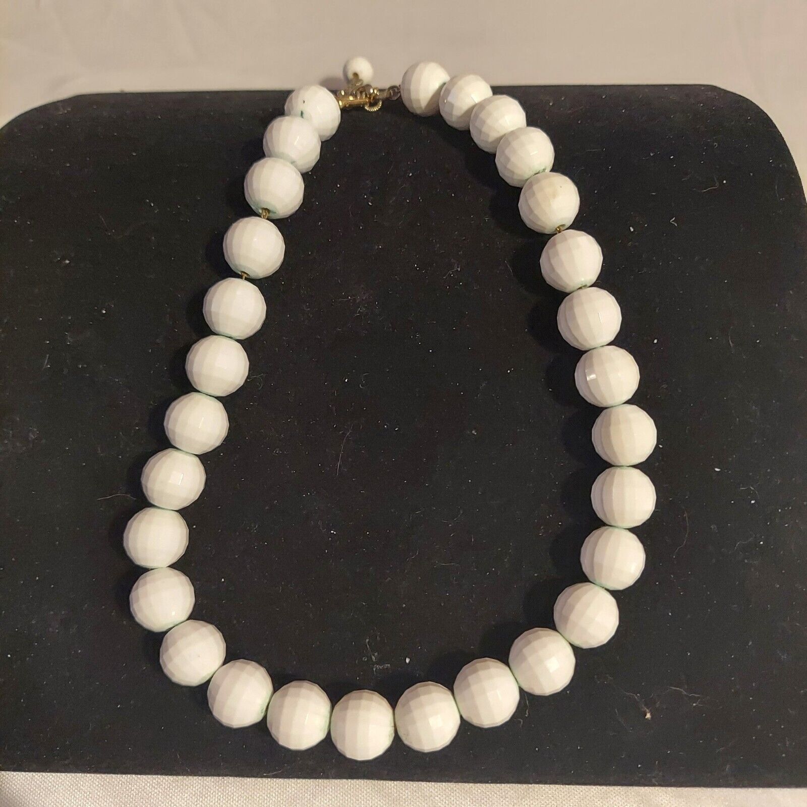 Monet White Beaded Necklace Vtg 14 1 12 20$